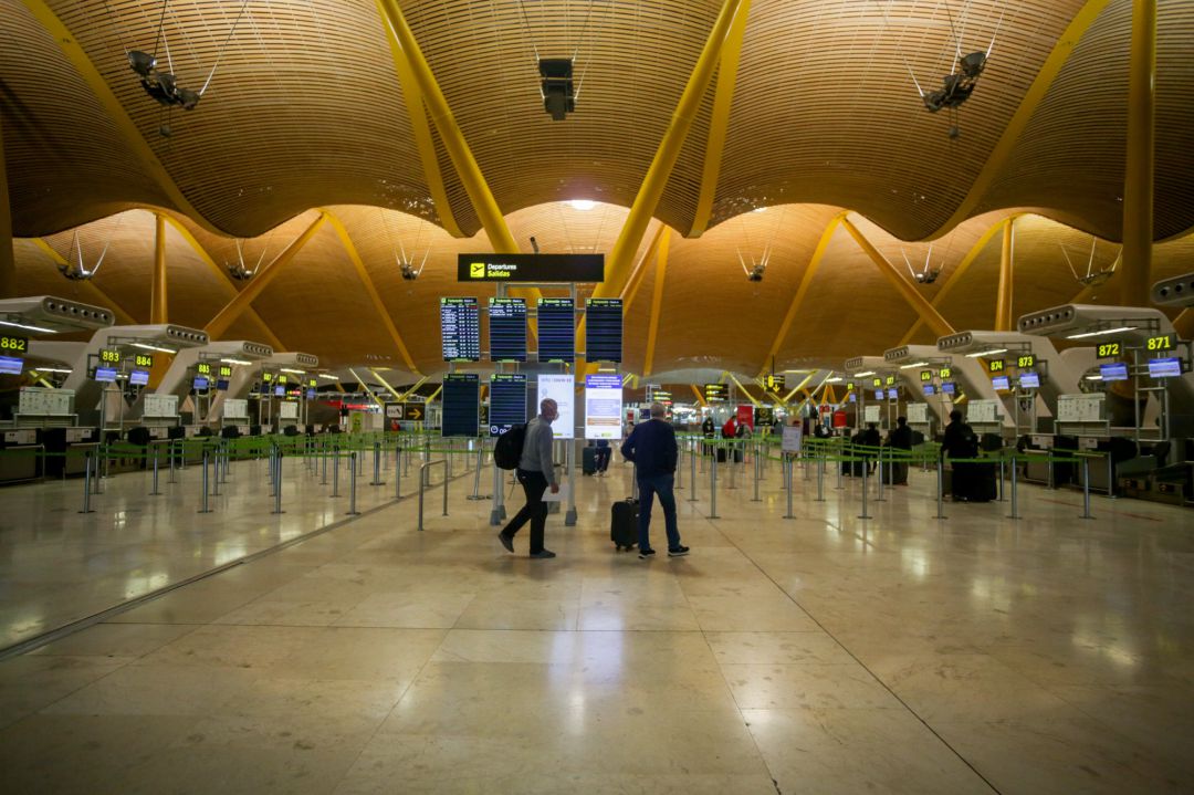 España levanta restricciones para viajeros que llegan de Colombia