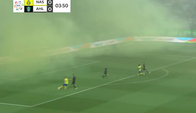 Liga Arabia Saud: Gol inslito de Cristiano: El portero no vea nada!