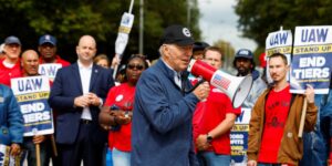 Biden, primer presidente de Estados Unidos que se une a un piquete sindical