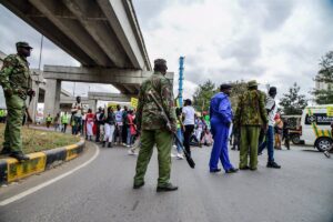 Al menos ocho muertos tras estrellarse un helicóptero del Ejército de Kenia cerca de la frontera con Somalia