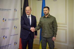Zelenski enfatiza a Scholz la importancia de fortalecer la defensa aérea para proteger el corredor del grano