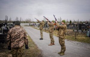 Ucrania subraya que seguirán los ataques sobre Crimea tras el bombardeo sobre el aeródromo de Saky