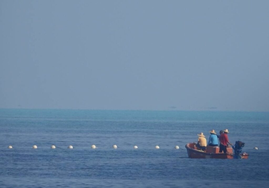 Filipinas denuncia la instalación de una barrera flotante china en aguas en disputa