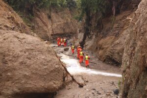Al menos seis muertos y 18 desaparecidos por el desbordamiento del río Naranjo en Guatemala
