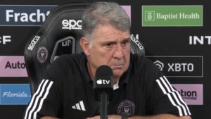 ‘Tata’ Martino: «¿Messi a Barcelona? Será para dar un paseo»