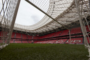 Athletic: Alerta en San Mams: preocupa el deterioro del csped