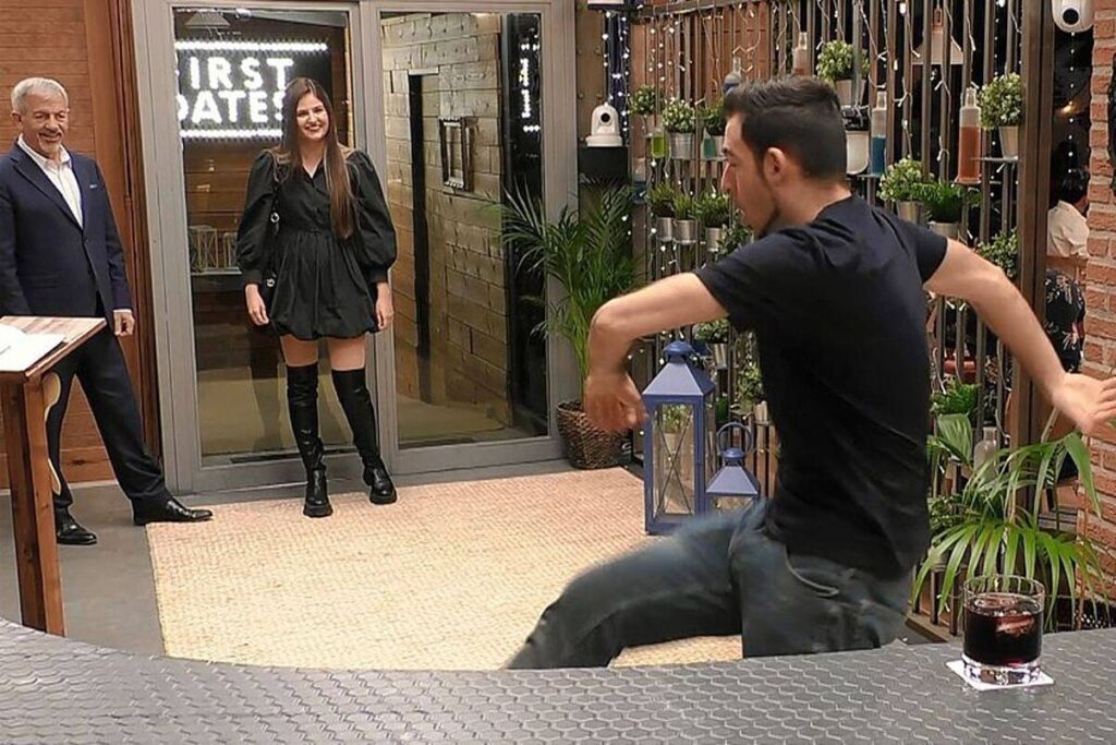 First Dates: Azahara revela abiertamente su apetito sexual en ‘First Dates’: «Necesito un mnimo de encuentros al da»
