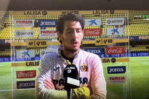 Villarreal: Parejo carga contra la aficin del Villarreal: «Me da igual que me piten no me voy a arrugar»