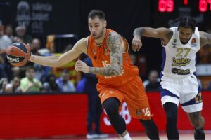 Euroliga: Un pico Valencia somete al Fenerbahce y pisa fuerte en Europa