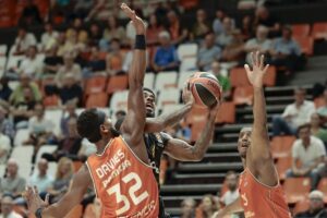 Euroliga: Valencia Basket firma el pleno en el partido ms difcil de Maccabi