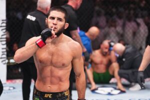 UFC: Islam Makhachev es el rey de la UFC: ¡fulmina a Volkanovski con un KO de leyenda!