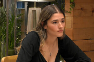 First Dates: Una soltera se mofa del extenso historial de su cita en ‘First Dates’: «Pareces Amador Rivas, ¿cuántas hojas tiene este currículum?»
