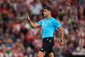 Real Madrid: As es Gil Manzano: fue portero, su obsesin por estudiar, paseos por Don Benito, poca en Inglaterra…