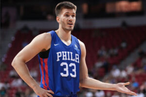 NBA: Bienvenido a la NBA: traspasado despus de jugar tres minutos