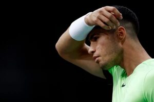 Masters 1000 Pars – Bercy 2023: Carlos Alcaraz cede en su estreno en Pars-Bercy ante Safiullin y dice adis al nmero uno