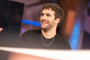 El Hormiguero: Ricardo Gmez y la reaccin de Beln Cuesta cuando la mordi en plena funcin: «La hostia que me dio todava la siento»