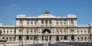La Justicia italiana obliga a dos hombres de más de 40 años a dejar la casa de su madre e independizarse