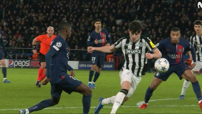 Champions League: El «infame» penalti que mantiene vivo al PSG de Luis Enrique: «Es un montn de mierda» y «un robo al Newcastle»