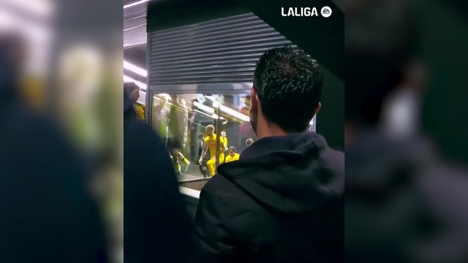 FC Barcelona: Lewandowski y Xavi: el motivo de un glido saludo