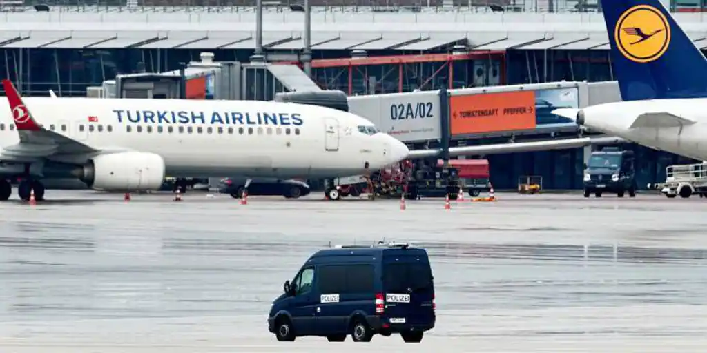 La custodia de su hija, el motivo que llevó a Salman a atrincherarse 18 horas bajo un avión en el aeropuerto de Hamburgo