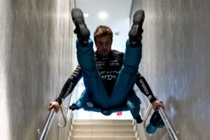 GP Abu Dhabi F1 2023: La maniobra nunca vista de Alonso