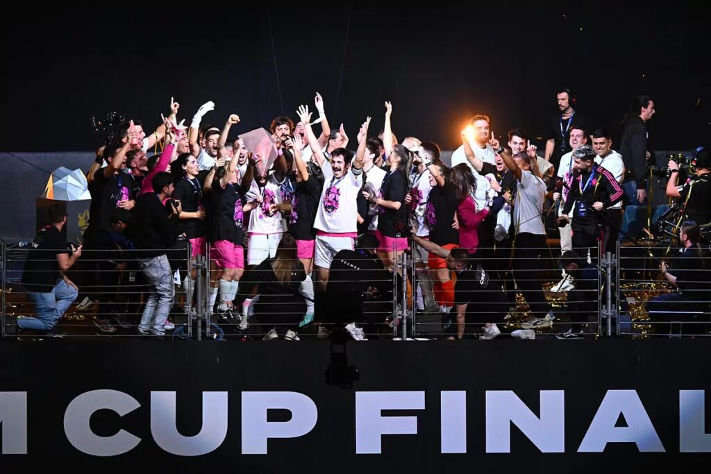 Kings League: ‘Menuda cerdada’: Porcinos culmina la copa perfecta con goleada en el Palau