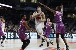 ACB Liga Endesa: El Madrid vence a medio gas en el esperado regreso de Alocn
