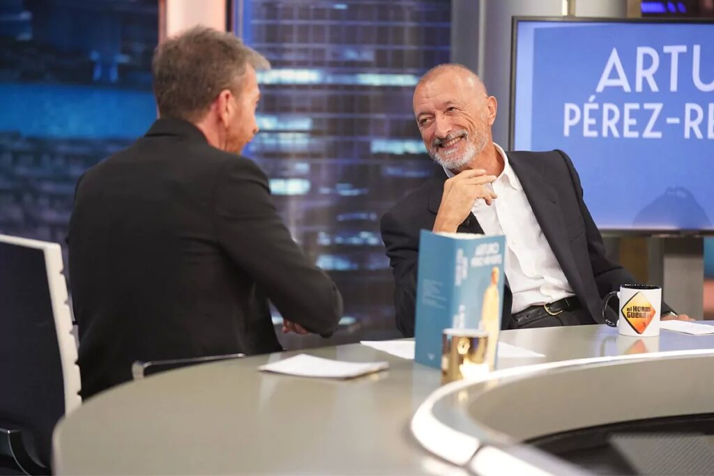 El Hormiguero: Arturo Prez-Reverte: «Yo estoy contra la amnista, me parece mal, pero entiendo a Pedro Snchez»