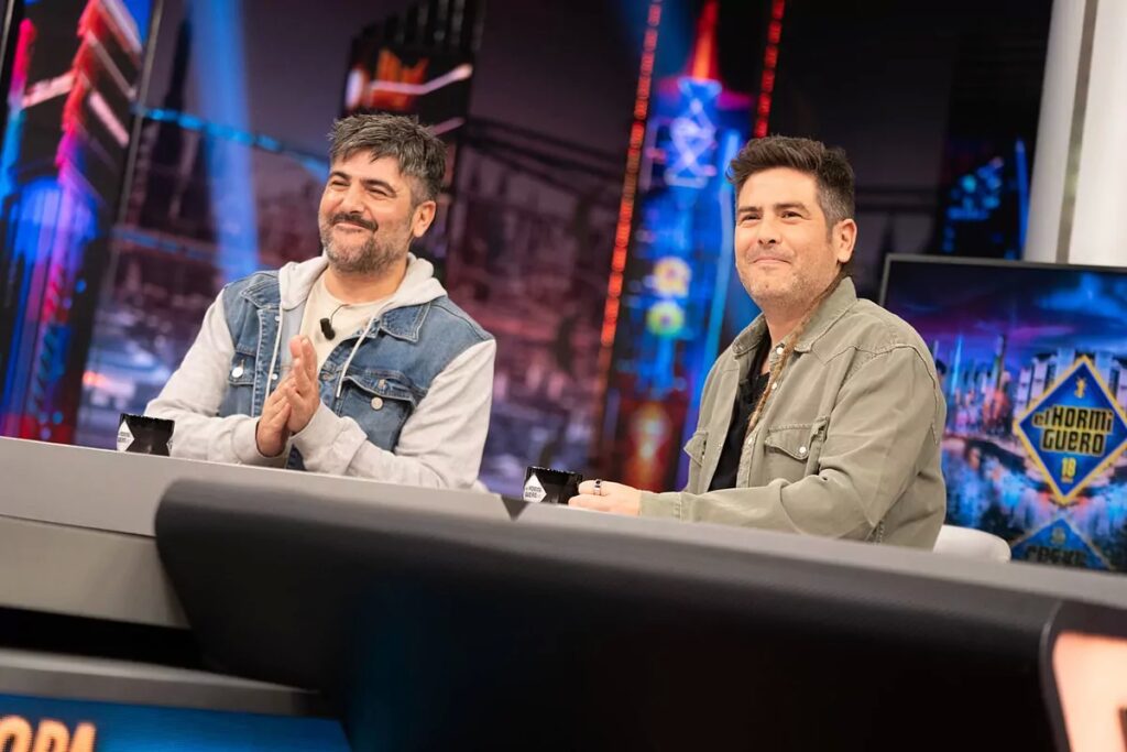 El Hormiguero: Estopa y el horrible hedor que dej uno de ellos en el lavabo de un avin en Mxico: «Se arm una tanganilla»