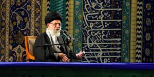 El líder supremo iraní, el ayatolá Jamenei, pide a los países árabes que rompan relaciones con Israel por los ataques en Gaza