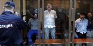 Rusia indulta a uno de los cómplices del asesinato de la periodista Anna Politkóvskaya tras combatir en Ucrania