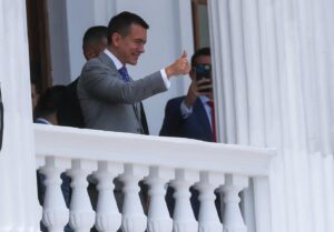 Noboa asume este miércoles las riendas de Ecuador, un país crispado pero ilusionado