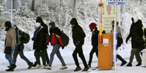 Finlandia cierra toda su frontera con Rusia y deja abierto un único puesto de control en la zona más remota y septentrional