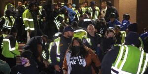 Una protesta propalestina cerca del Capitolio de EE.UU. termina con fuertes cargas policiales
