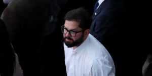 Boric, acorralado por la oposición para que se pronuncie sobre la propuesta constitucional