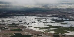 Casi un centenar de muertos y 700.000 personas desplazadas por las inundaciones en Somalia