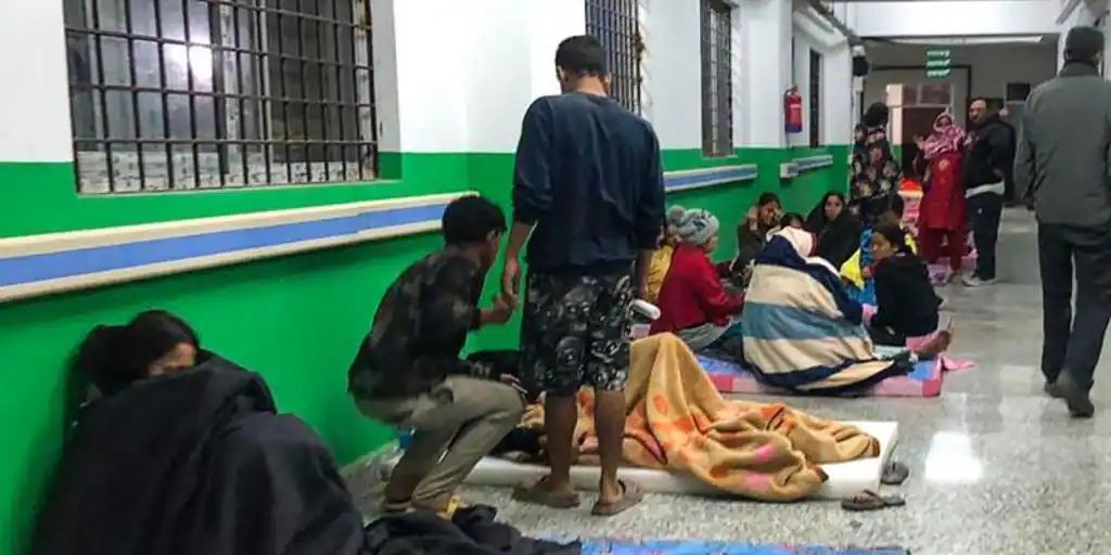 Al menos 128 muertos en un terremoto de magnitud 6,4 en Nepal