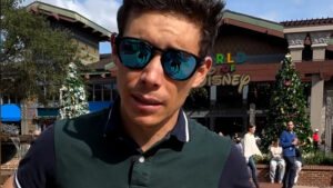 Ciclismo: Suspendido desde julio y le hacen un control en Disneyland de vacaciones: «Que se tomen esas mismas molestias…»