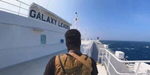 El 15% del comercio mundial, los hutíes, Israel, España… Las claves del conflicto en el mar Rojo