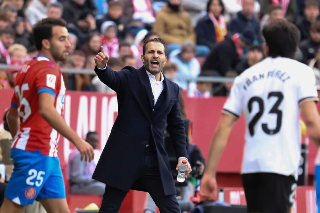 Girona – Valencia | LaLiga EA Sports: Baraja aclara su polmica con Iglesias Villanueva: «Diego Lpez tena una costilla rota»