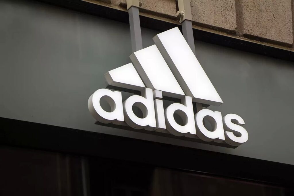 Los chollos del da en Amazon: el FIFA 24 al 40%, unos auriculares inalmbricos al 34%, una sudadera Adidas al 67%…