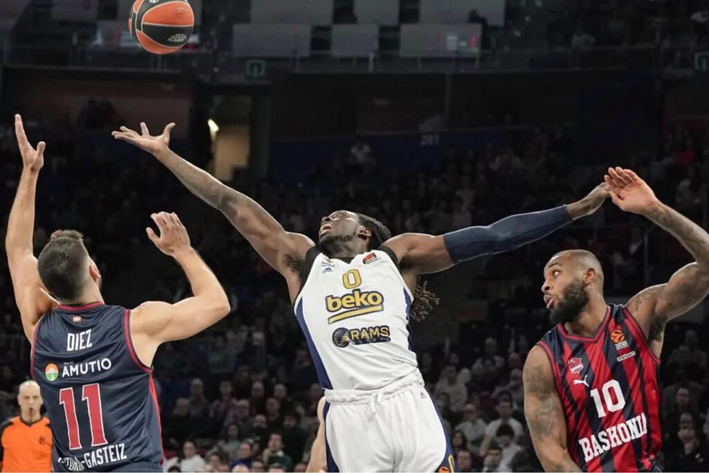Euroliga: La electricidad de Markus Howard aúpa al Baskonia y electrocuta al Fenerbahce