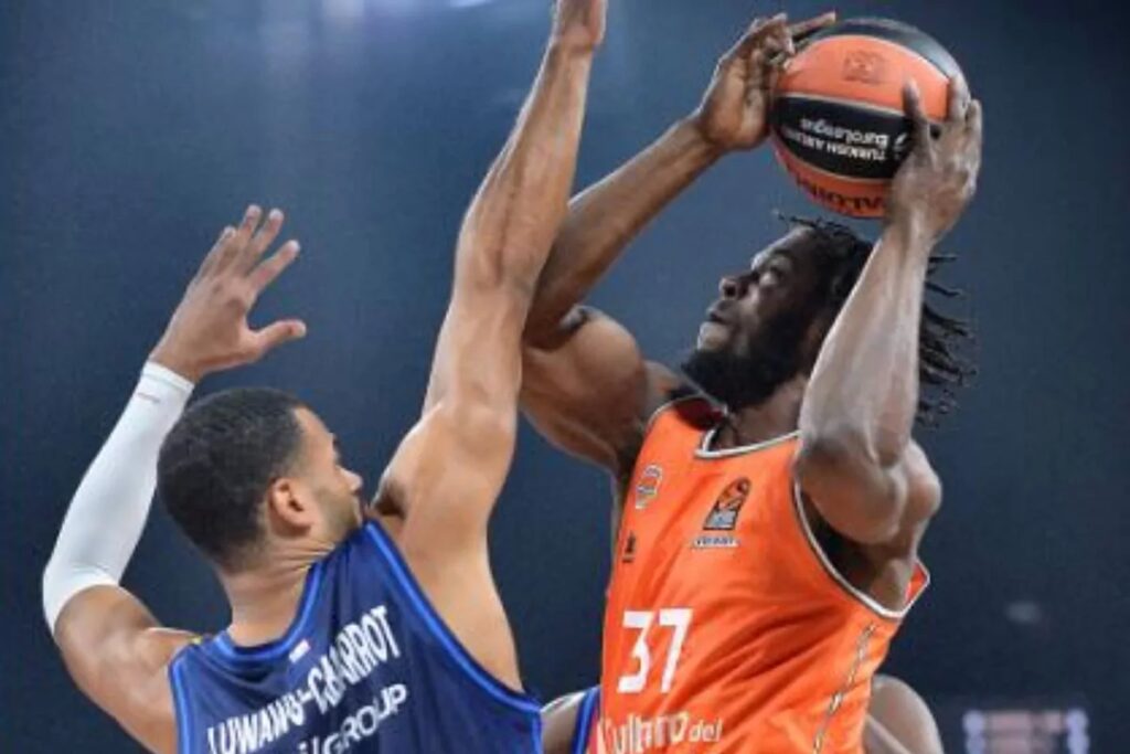Euroliga: El Valencia impone su defensa y termina aplastando al ASVEL Villeurbanne