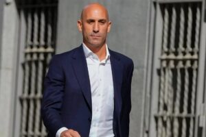 ‘Hersport’ muestra una imagen del posible beso de Rubiales a Luzy Bronze