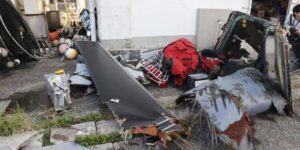Hallan los cadáveres de otras cinco personas entre los restos del avión militar de EE.UU. estrellado en Japón