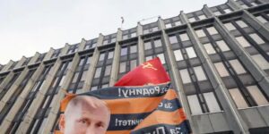 Aumenta la tensión entre Rusia y Letonia tras denunciar Putin que el país báltico trata «como cerdos» a la minoría rusa