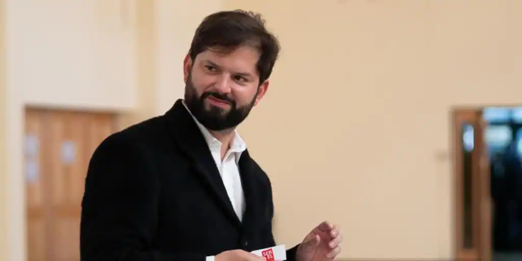Boric dice que la política «ha quedado en deuda» con los chilenos