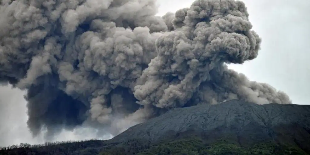 Ascienden a 22 los alpinistas muertos por la erupción del volcán Merapi en Indonesia