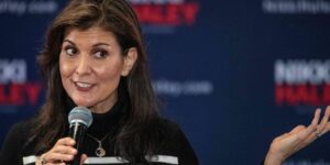 Nikki Haley, la estrella emergente en las primarias republicanas que no consigue opacar a Trump