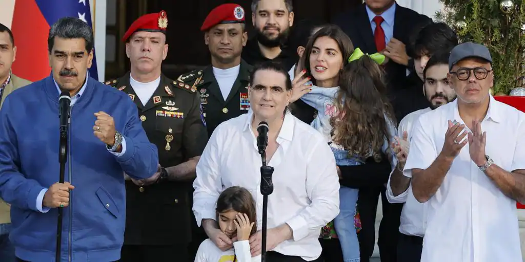 Maduro recibe con honores a Alex Saab: «Ha triunfado la verdad y la justicia»>
